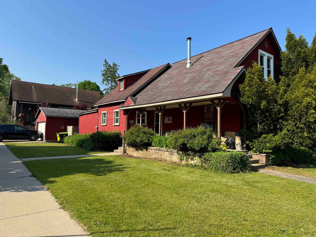 303 W Ninth, Traverse City, MI 49684