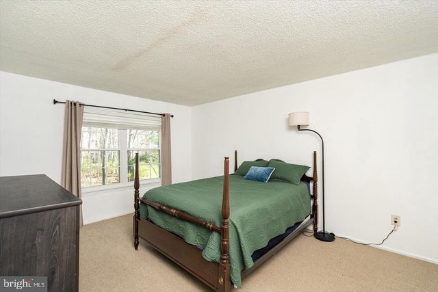 18 VERSAILLES CT, Hamilton, NJ 08619