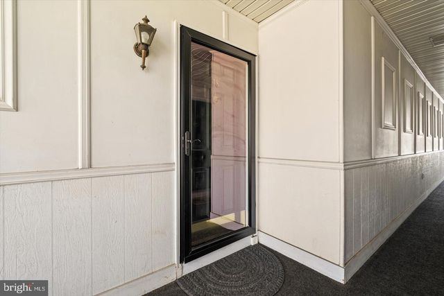18 VERSAILLES CT, Hamilton, NJ 08619