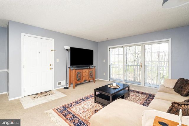 18 VERSAILLES CT, Hamilton, NJ 08619