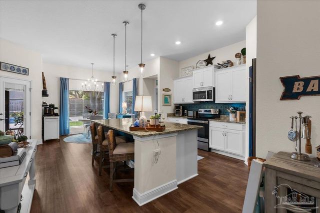 1808 St Mary Dr, Gulf Breeze, FL 32563