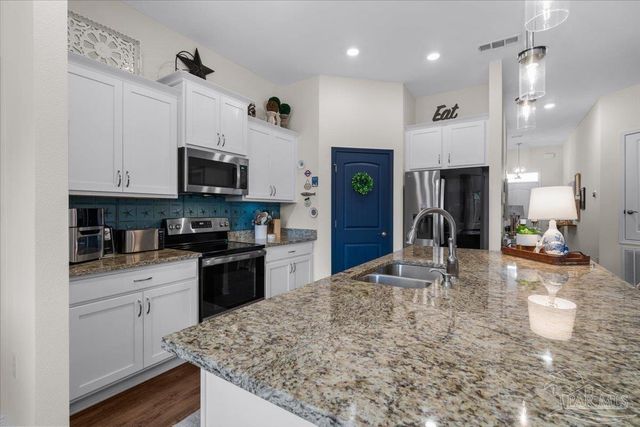 1808 St Mary Dr, Gulf Breeze, FL 32563