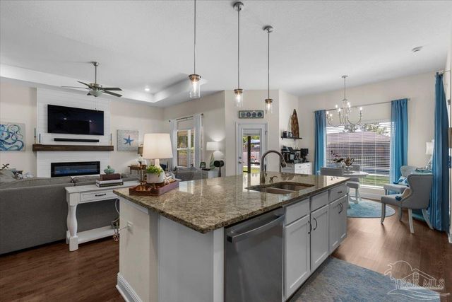 1808 St Mary Dr, Gulf Breeze, FL 32563