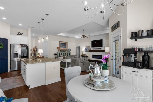 1808 St Mary Dr, Gulf Breeze, FL 32563