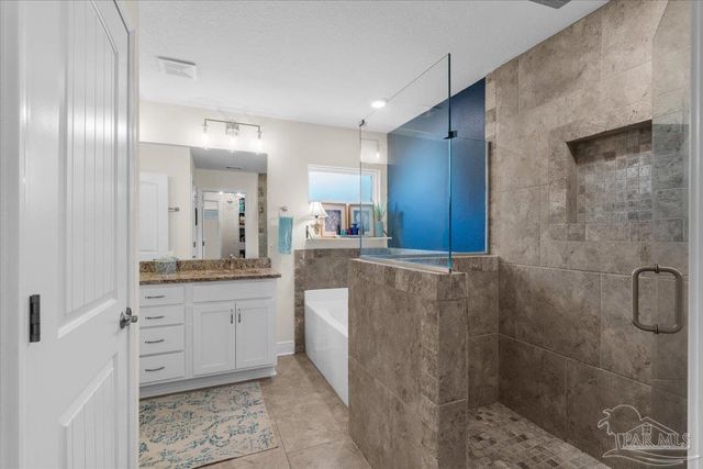 1808 St Mary Dr, Gulf Breeze, FL 32563