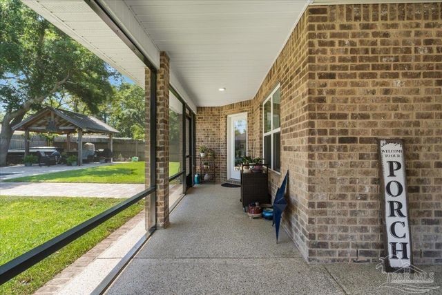 1808 St Mary Dr, Gulf Breeze, FL 32563