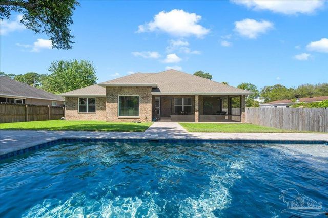 1808 St Mary Dr, Gulf Breeze, FL 32563