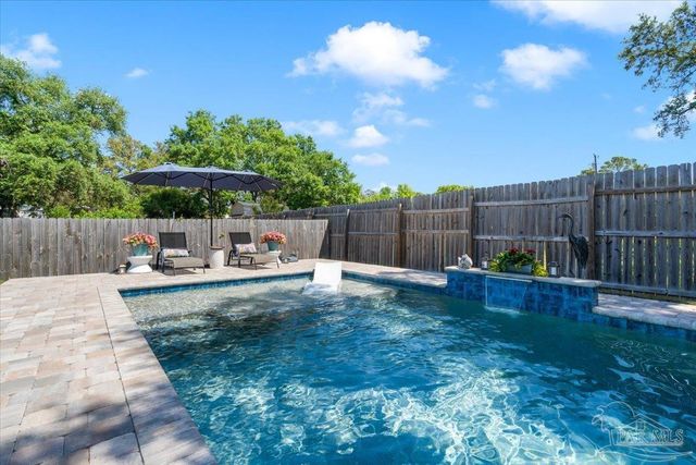 1808 St Mary Dr, Gulf Breeze, FL 32563