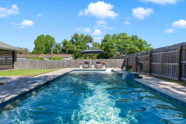 1808 St Mary Dr, Gulf Breeze, FL 32563