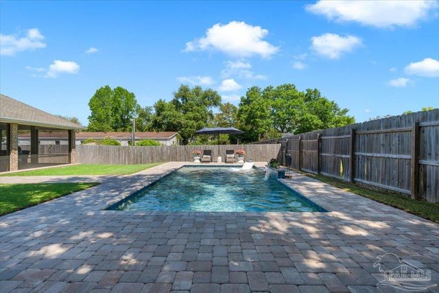 1808 St Mary Dr, Gulf Breeze, FL 32563