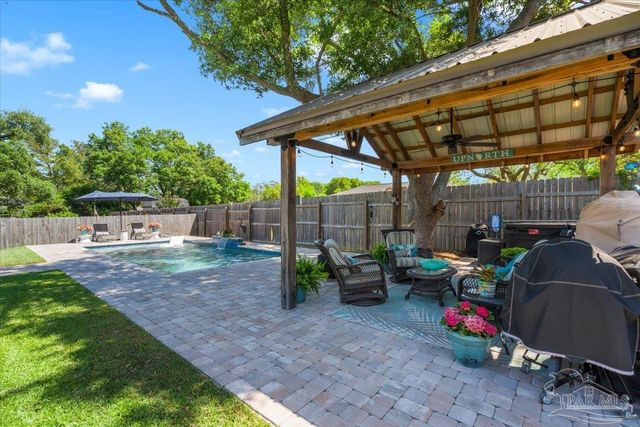 1808 St Mary Dr, Gulf Breeze, FL 32563