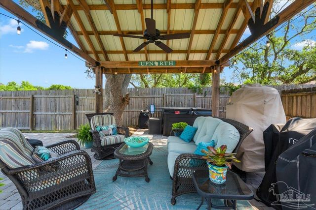 1808 St Mary Dr, Gulf Breeze, FL 32563