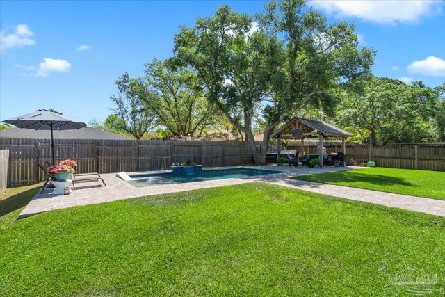 1808 St Mary Dr, Gulf Breeze, FL 32563