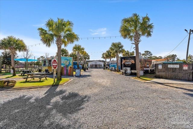 1808 St Mary Dr, Gulf Breeze, FL 32563