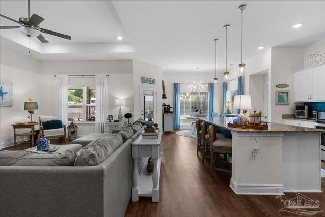1808 St Mary Dr, Gulf Breeze, FL 32563