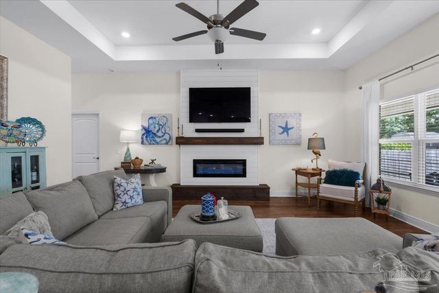 1808 St Mary Dr, Gulf Breeze, FL 32563