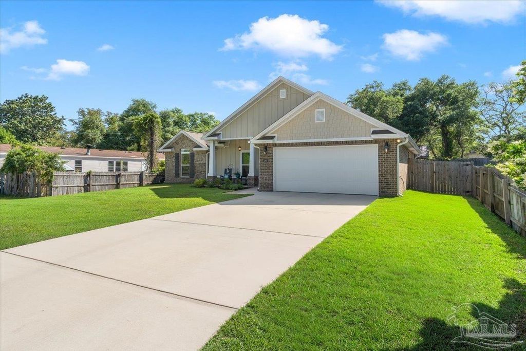1808 St Mary Dr, Gulf Breeze, FL 32563