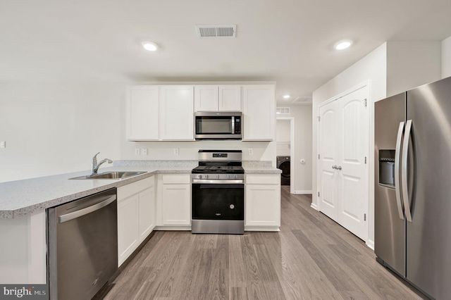 13 CASTERLINE CT, Dover, DE 19901