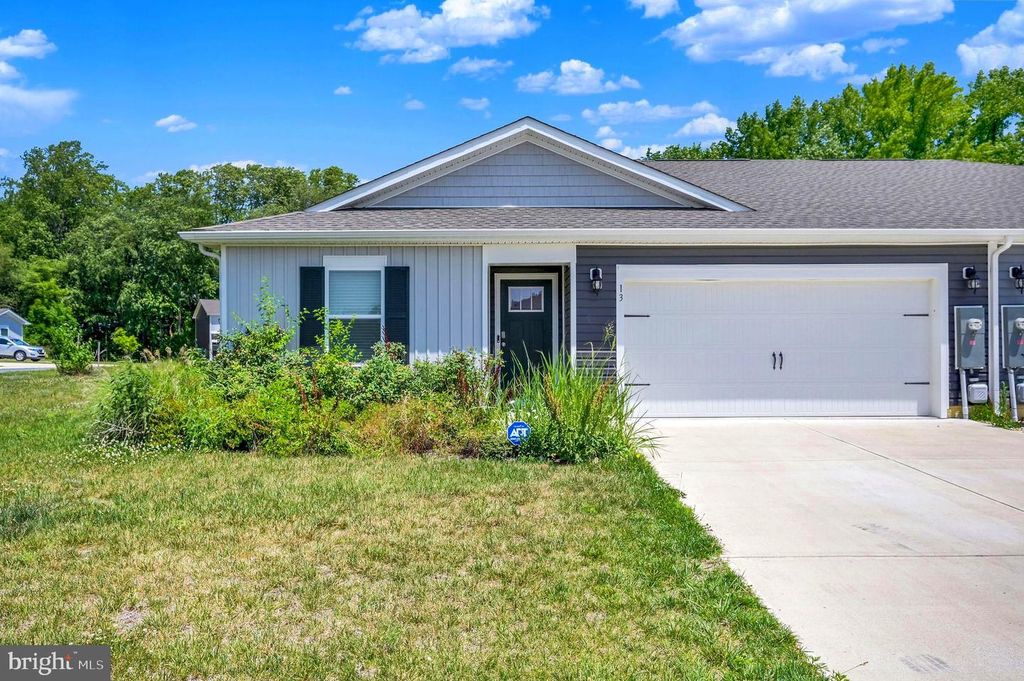 13 CASTERLINE CT, Dover, DE 19901