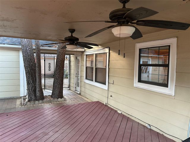 14707 Treborway Drive, Houston, TX 77014