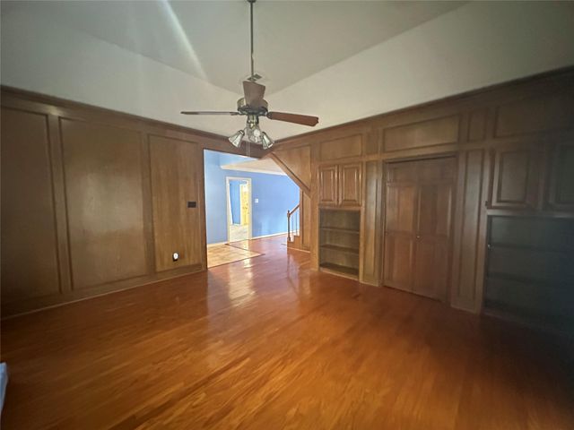 14707 Treborway Drive, Houston, TX 77014