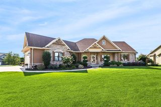 5039 W RED BARN COURT, Appleton, WI 54913