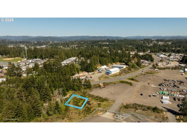 504 Ocean Blvd Se, Coos Bay, OR 97420