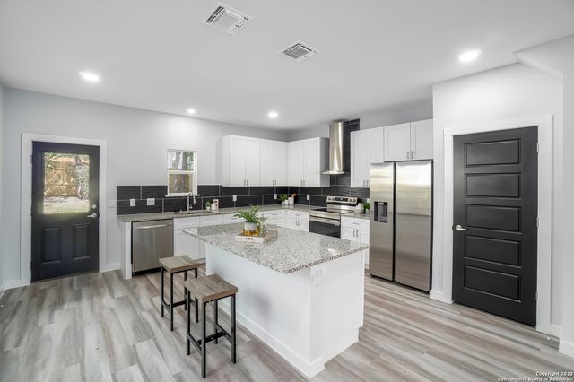 104 SHENANDOAH, San Antonio, TX 78210