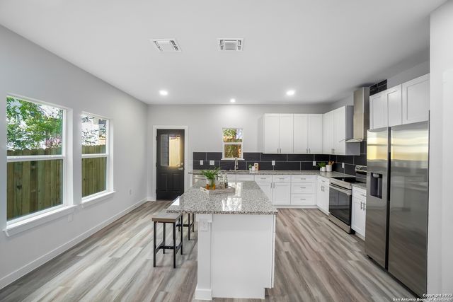 104 SHENANDOAH, San Antonio, TX 78210