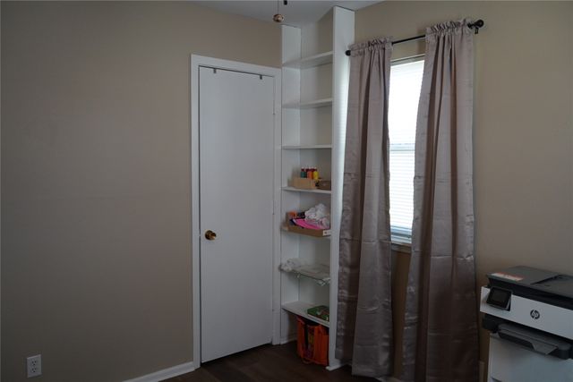 6307 Valley Ridge Drive, Fort Worth, TX 76140