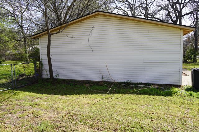 6307 Valley Ridge Drive, Fort Worth, TX 76140