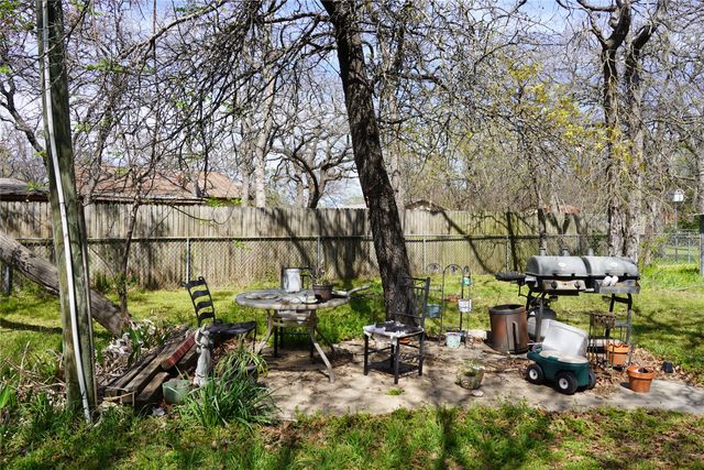 6307 Valley Ridge Drive, Fort Worth, TX 76140