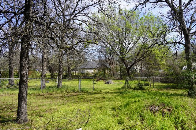 6307 Valley Ridge Drive, Fort Worth, TX 76140