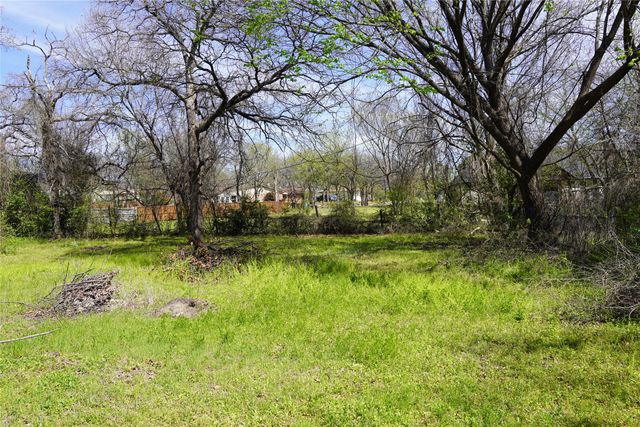 6307 Valley Ridge Drive, Fort Worth, TX 76140