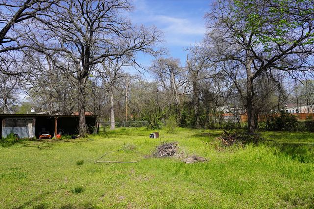 6307 Valley Ridge Drive, Fort Worth, TX 76140