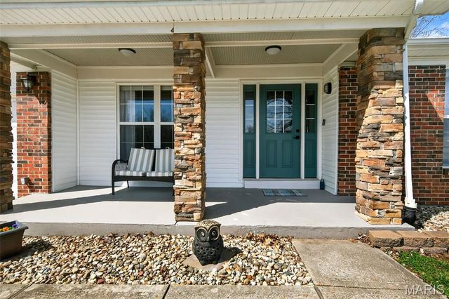 2933 Emerald Bend Court, St Louis, MO 63129