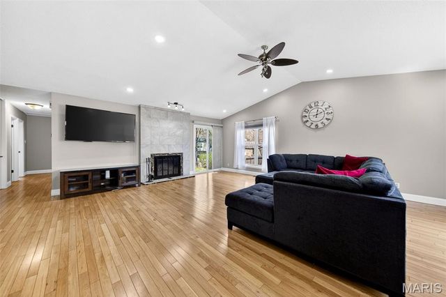 2933 Emerald Bend Court, St Louis, MO 63129