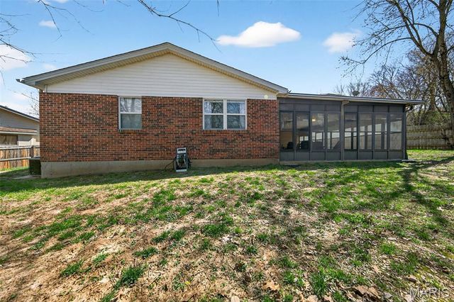 2933 Emerald Bend Court, St Louis, MO 63129