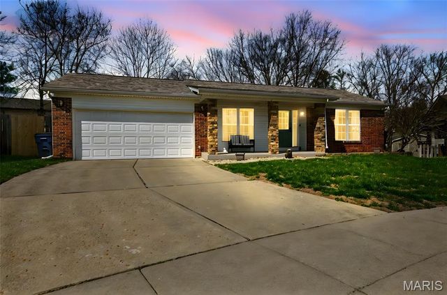 2933 Emerald Bend Court, St Louis, MO 63129