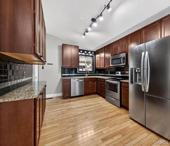 2933 Emerald Bend Court, St Louis, MO 63129