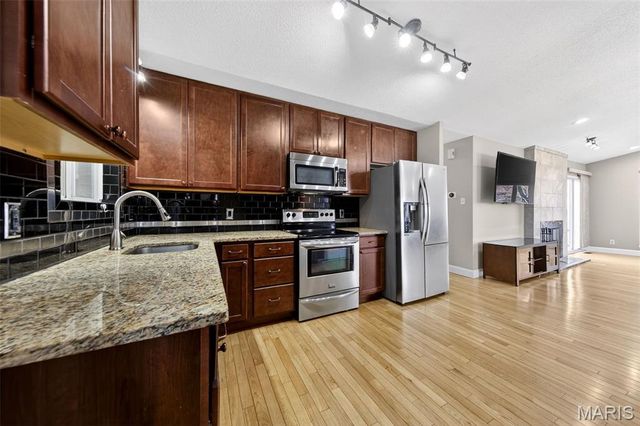 2933 Emerald Bend Court, St Louis, MO 63129