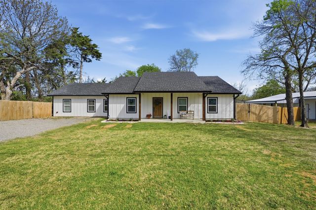 501 Bonham Street, Tom Bean, TX 75491