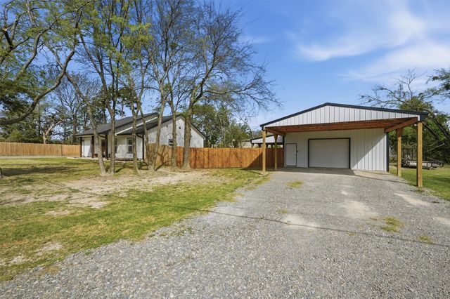501 Bonham Street, Tom Bean, TX 75491