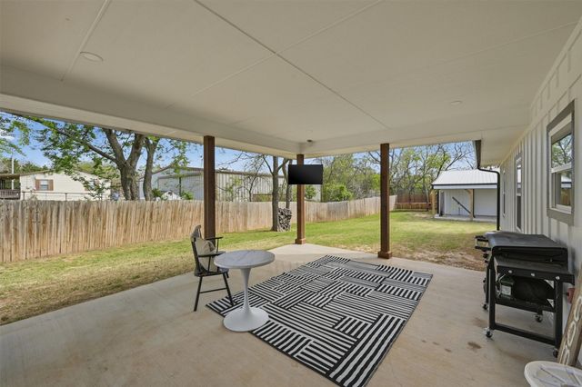 501 Bonham Street, Tom Bean, TX 75491