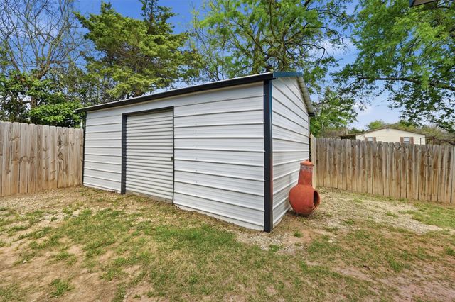 501 Bonham Street, Tom Bean, TX 75491