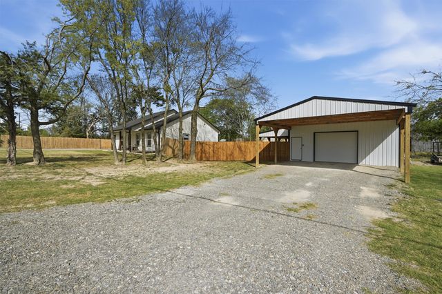 501 Bonham Street, Tom Bean, TX 75491