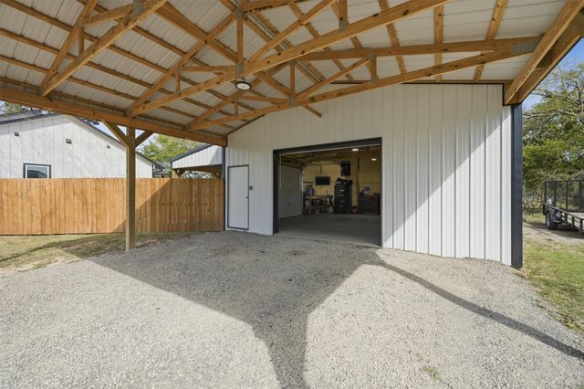 501 Bonham Street, Tom Bean, TX 75491