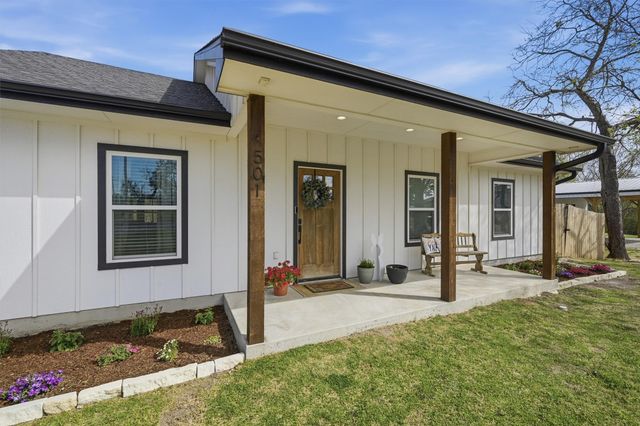 501 Bonham Street, Tom Bean, TX 75491