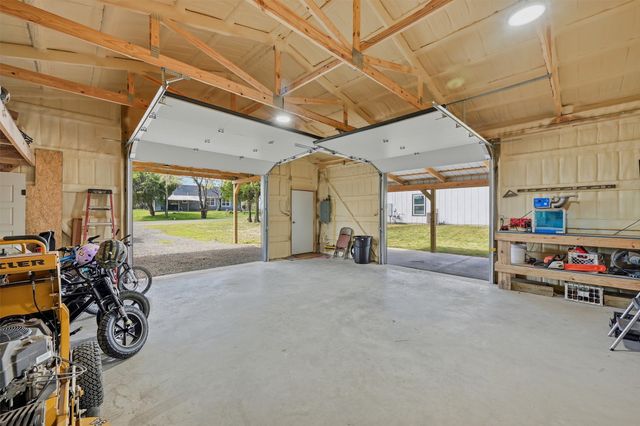 501 Bonham Street, Tom Bean, TX 75491