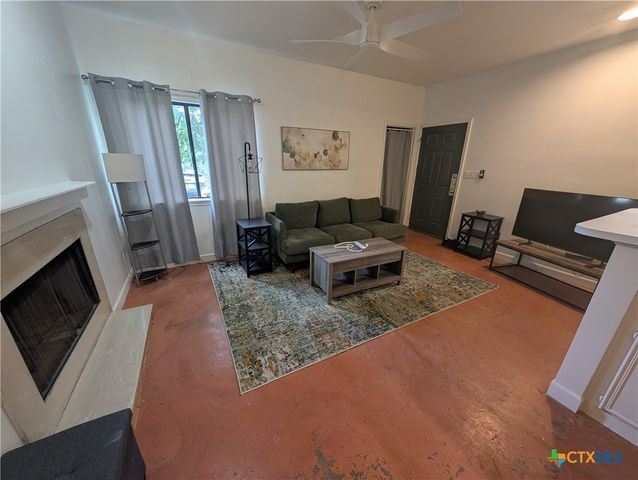 1013 Chestnut Street D2, San Marcos, TX 78666